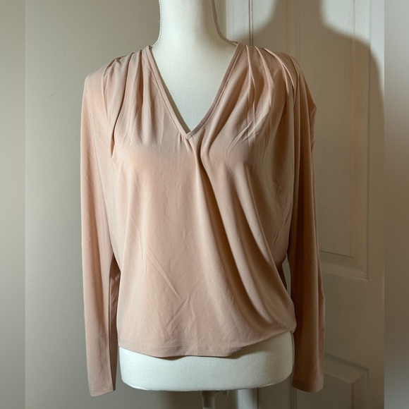 NWT Express blouse. - Picture 1 of 8